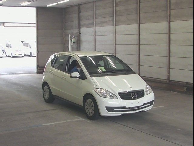 5042 MERCEDES BENZ A CLASS 169032 2011 г. (ARAI Bayside)